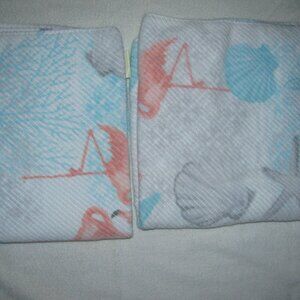 2 BATH TOWELS - BY RESORT COLLECTION - NEVER USED - BEACHY